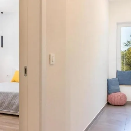 Tolles In Mit Privatem Pool Holiday home *