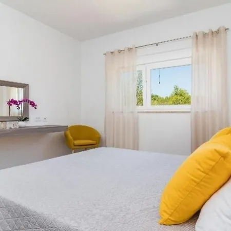 Holiday home Tolles In Mit Privatem Pool