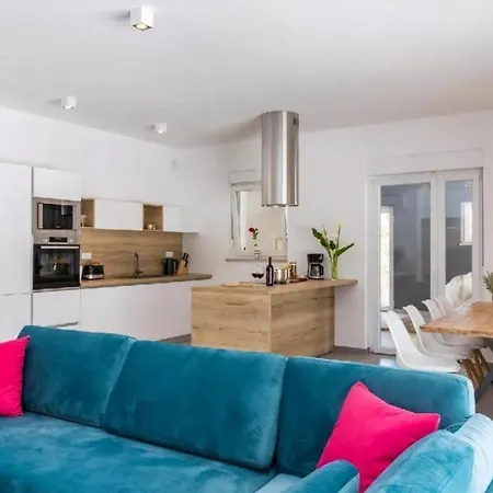 Holiday home Tolles In Mit Privatem Pool Boskari