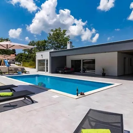 Holiday home Tolles In Mit Privatem Pool *