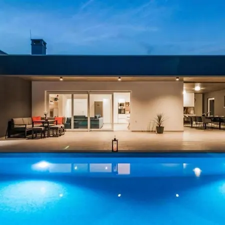 Tolles In Mit Privatem Pool * Boskari